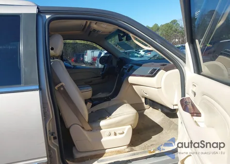2007 Cadillac Escalade Standard z USA, uszkodzony, nr VIN 1GYFK63887R312348
